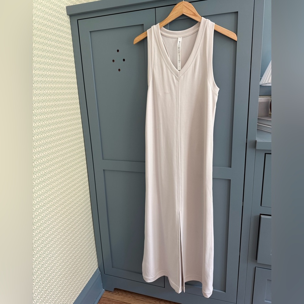 Lululemon off white midi with slit